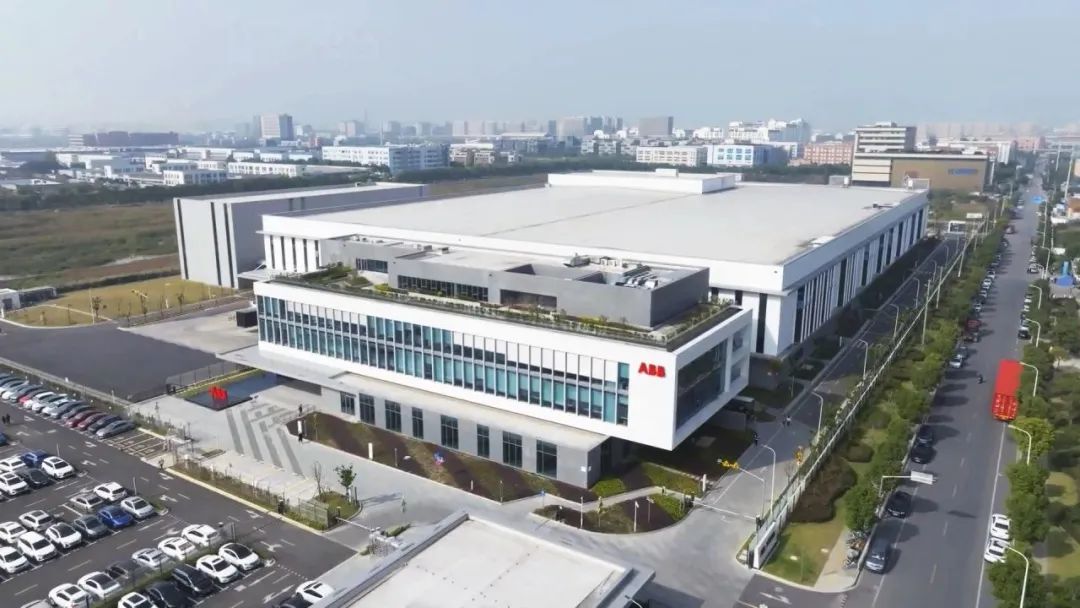 面对新能源汽车“高歌猛进”全新需求，ABB全球最大“超级工厂”做好准备