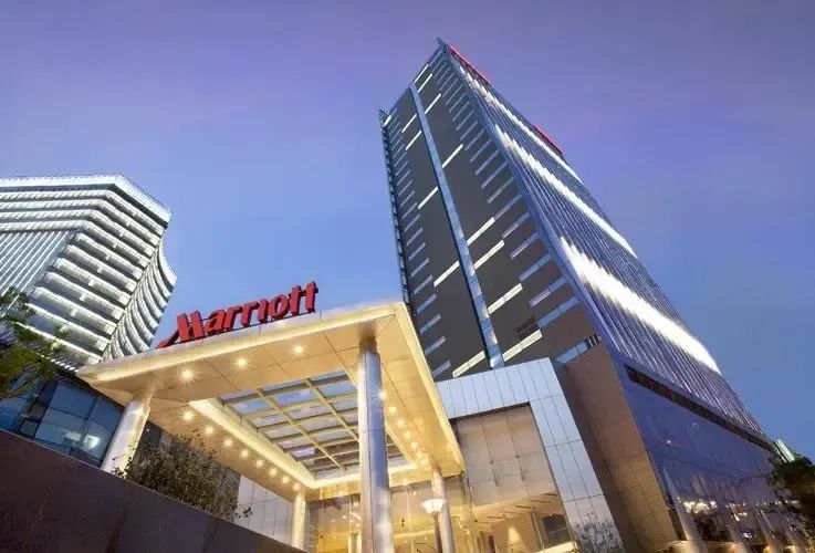 某银行14.88亿收购黄浦绿地万豪酒店，上海五星级酒店卖疯了...